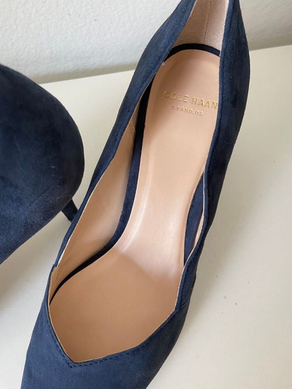 Cole Hann Lucille suade pumps size 7B in india Ink (navy) - Picture 6 of 8